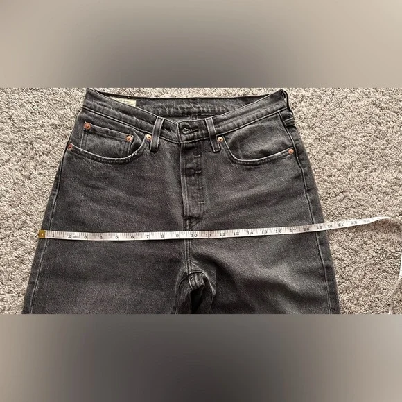 NWOT Levi's Premium 501 Women's Straight Gray Denim Button Fly Jeans W27 L28 - Picture 10 of 15